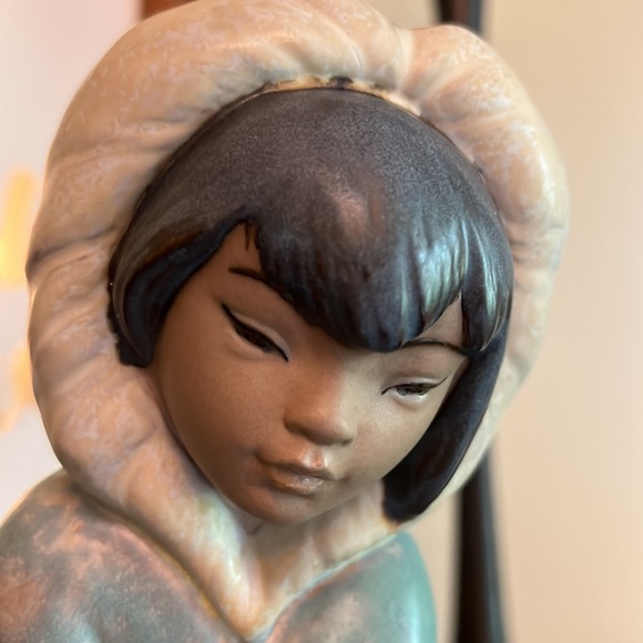 Lladro Daisa Native American Eskimo Poor Bear. Pictures part of description. - Picture 2 of 13